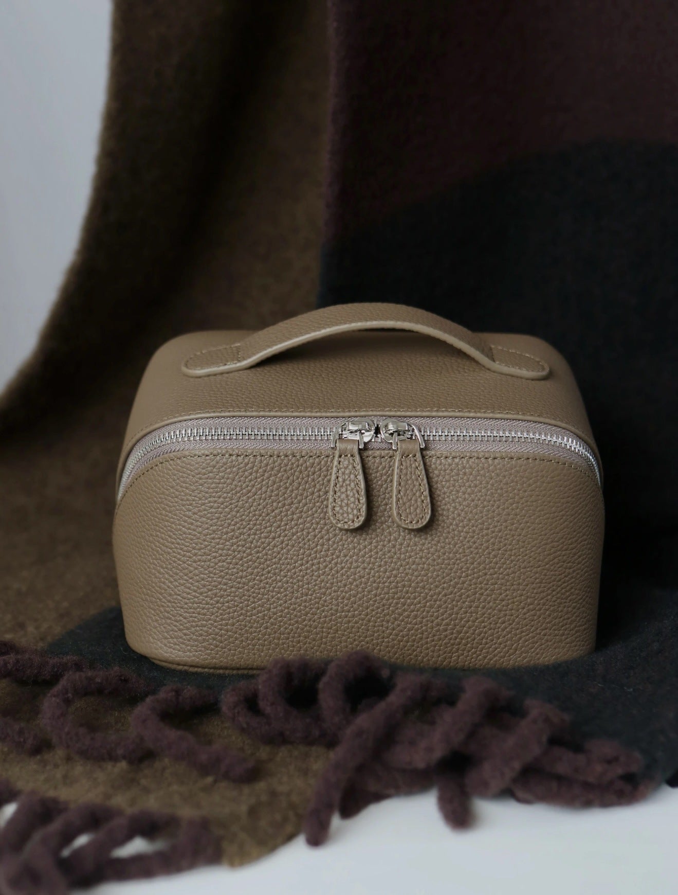 Elegant Premium cosmetic bag