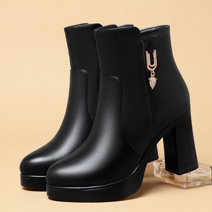 Women's Chunky Heel Winter Boots with Plush Lining