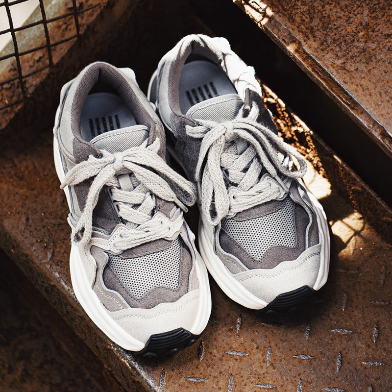 Retro style mesh sports shoes