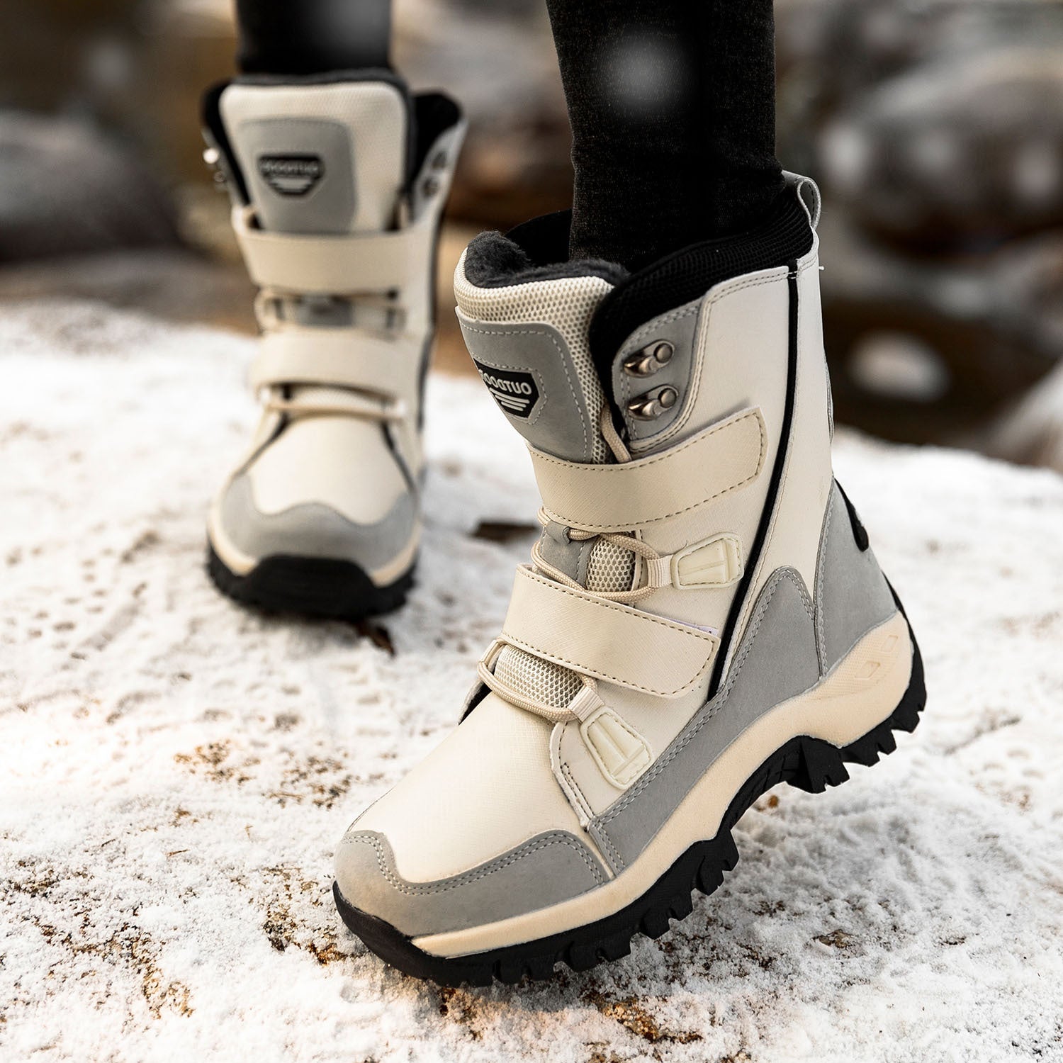 Snow boots with women's warm and padded lining