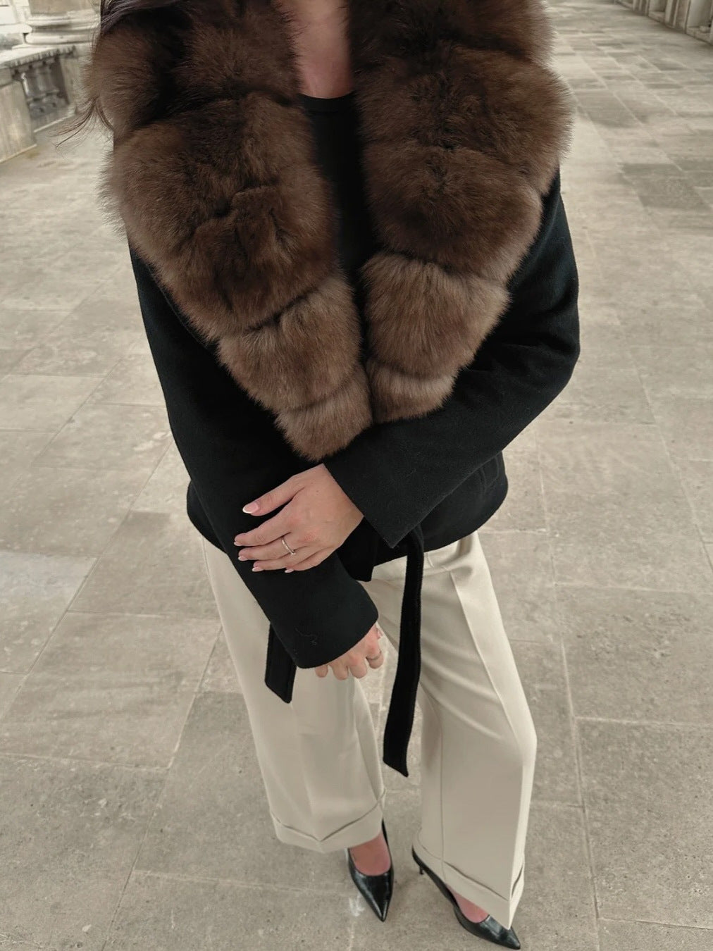 Elegant Fur Collar Woolen Coat with Belt