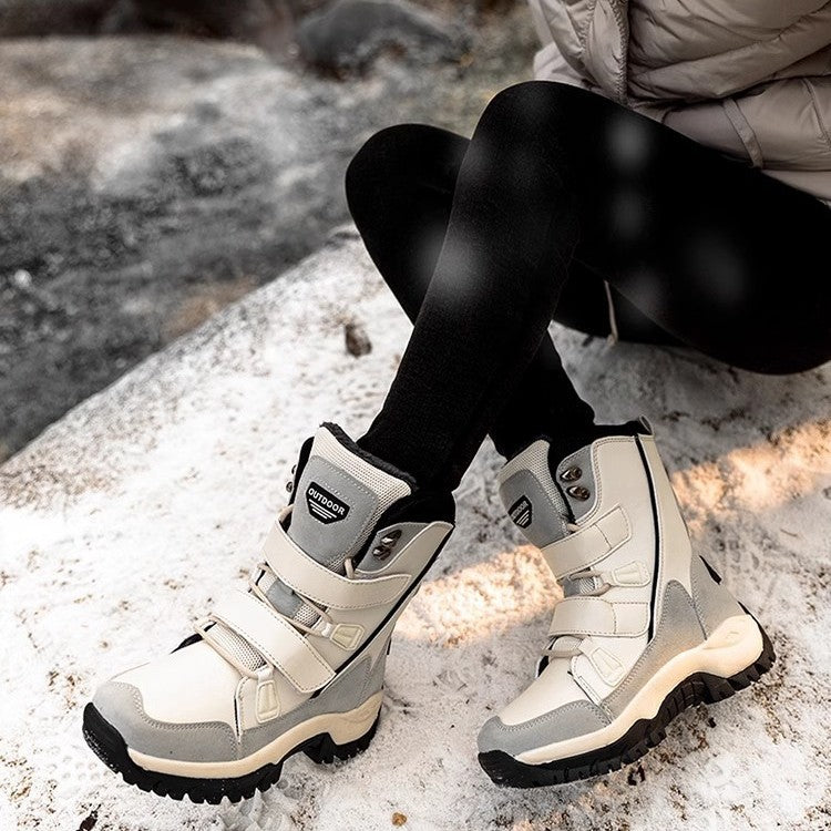 Snow boots with women's warm and padded lining