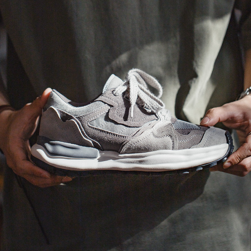 Retro style mesh sports shoes